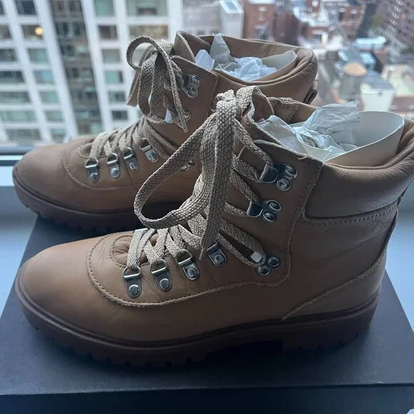 J. CREW - LIGHTWEIGHT LEATHER NORDIC HIKER BOOT - 9 M - LIGHT CARAMEL (TAN) EUC - Picture 3 of 9